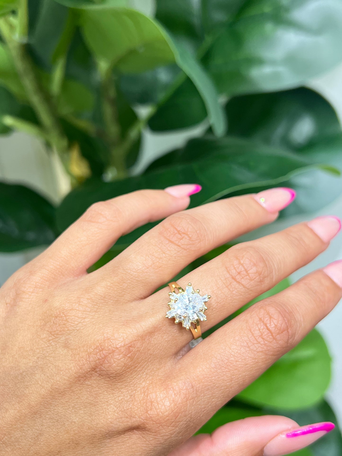 501- NEW 14K Gold Cubic Zirconia Star Stone Ring W.G