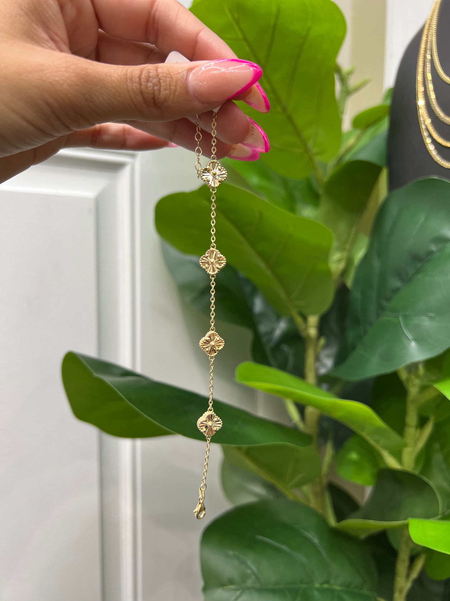1152- NEW 14K Gold Trebol Bracelet (8.5mm) W.G