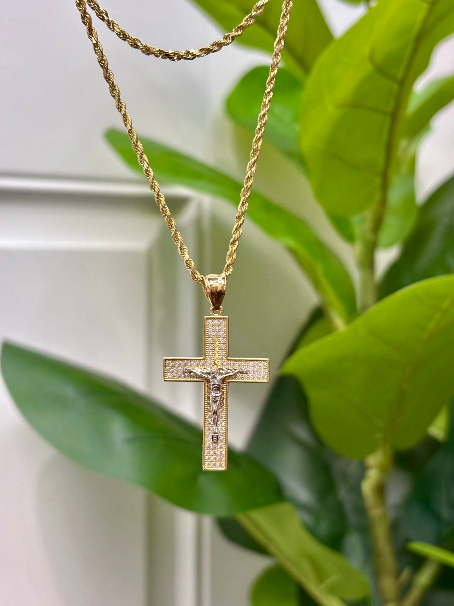 1078- NEW 14k Full Cz Crucifix Religious Pendant W.G