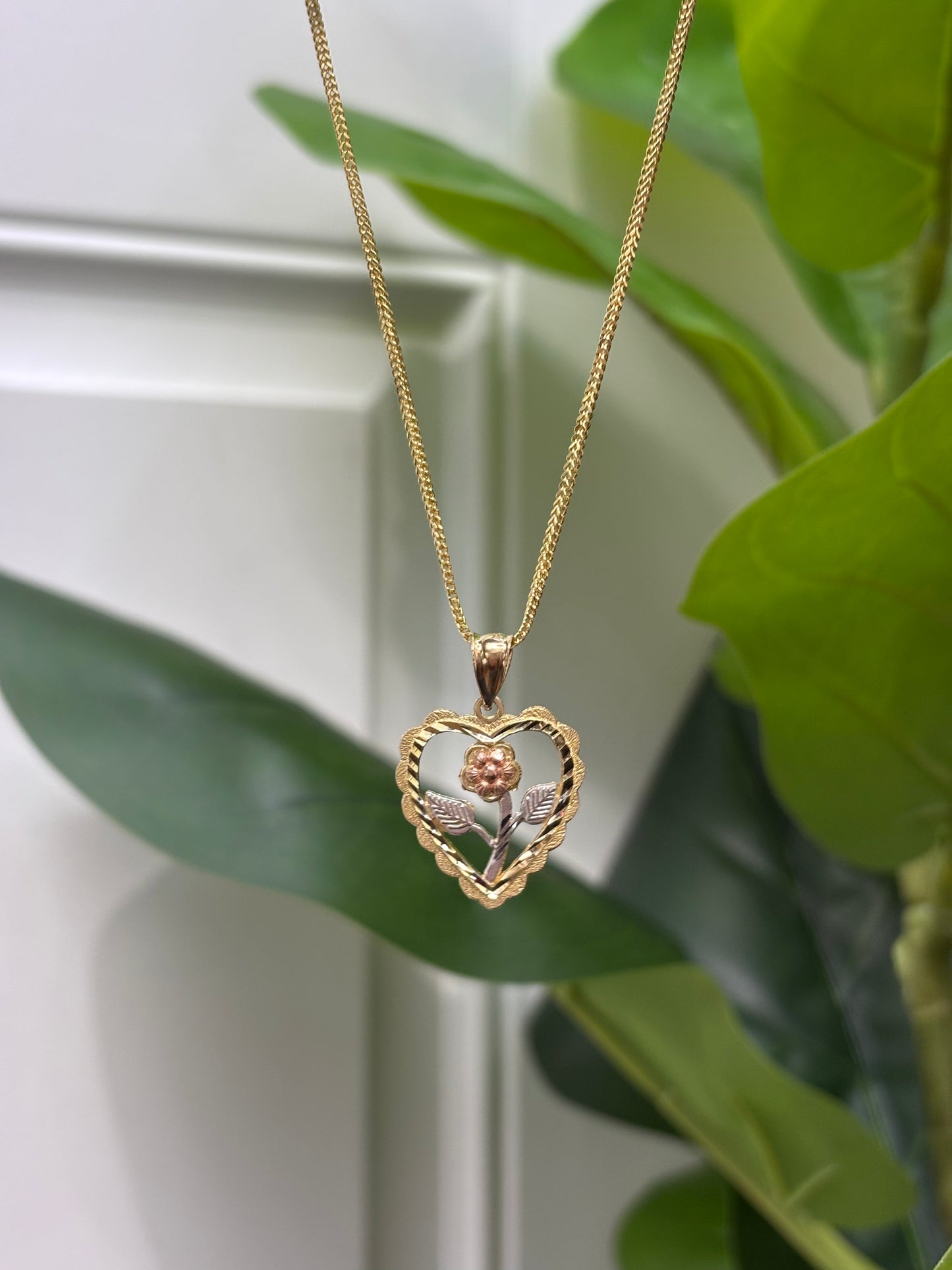 1057- NEW 14K Tri Tone Heart & Rose Pendant W.G