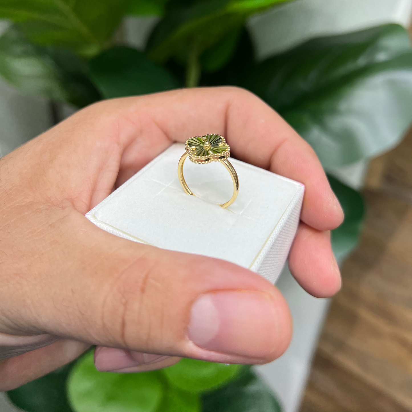 1165- NEW 14K Gold Trebol Women’s Ring (11.5mm)W.G