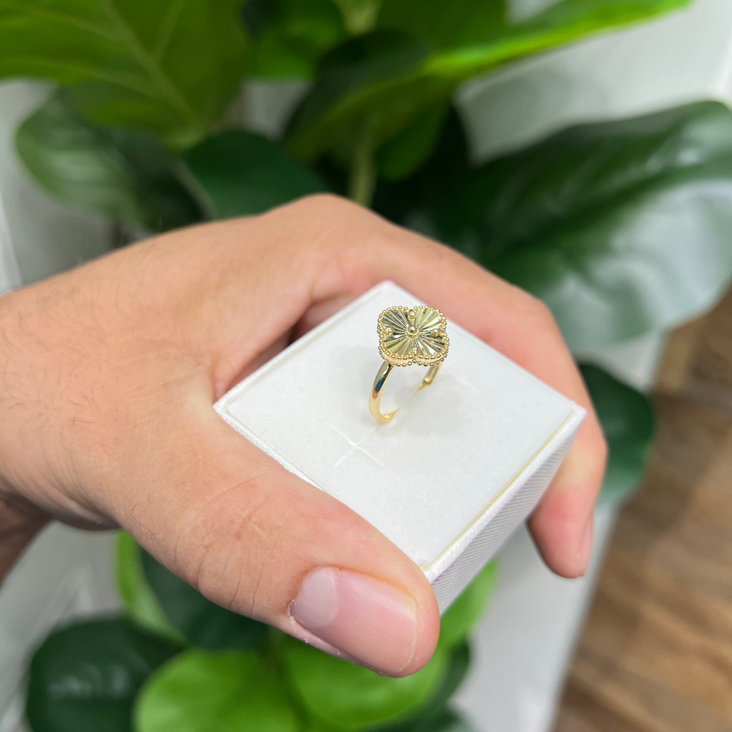1165- NEW 14K Gold Trebol Women’s Ring (11.5mm)W.G