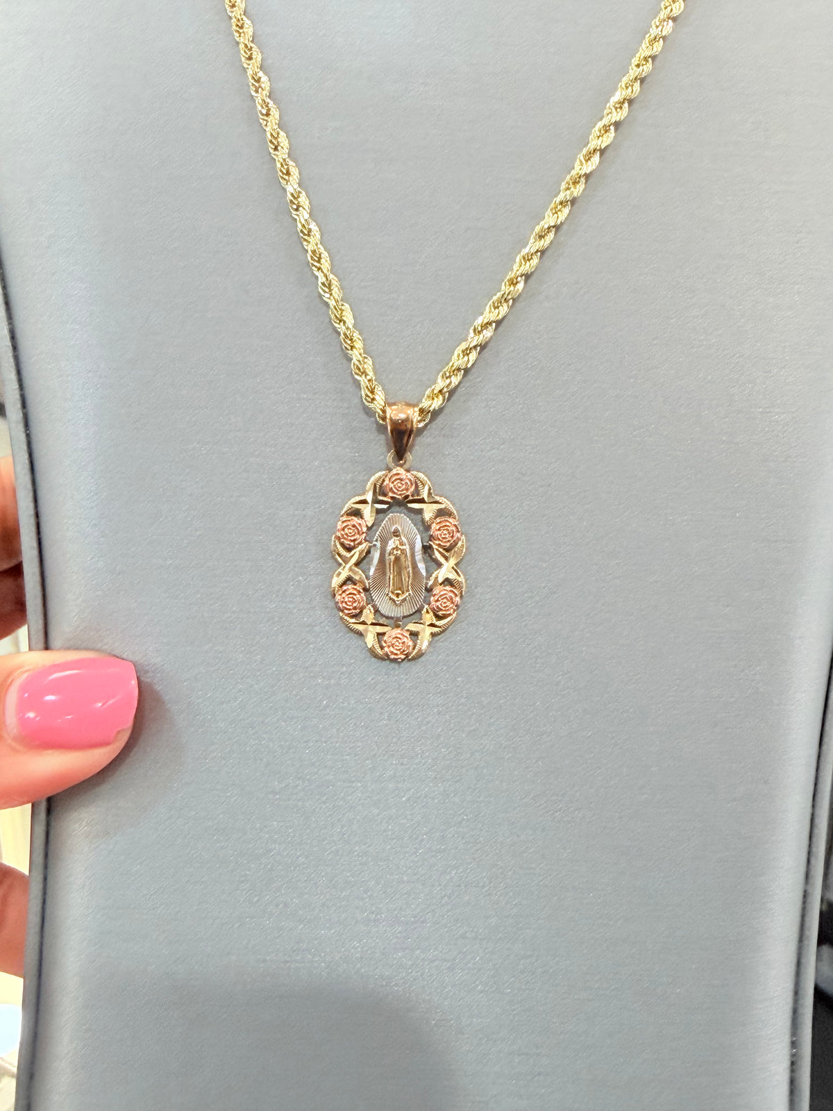 C78- NEW 14K Hollow Rope Chain 22” 3mm & 14K Tri Color Gold Our Lady of Guadalupe Pendant Set W.G