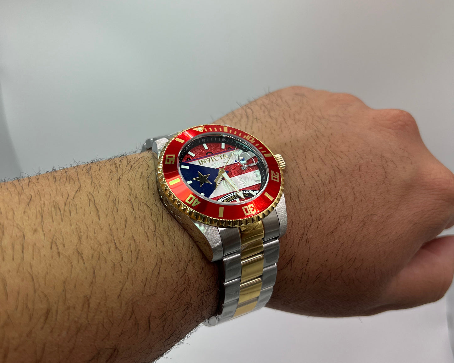 R50- Invicta Puerto Rico Flag Men's Watch 44mm Silver & Gold