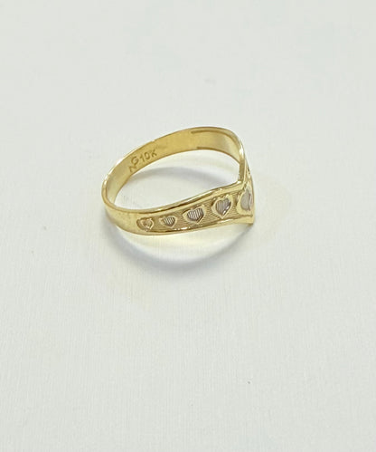 1711- NEW 10K V Shaped Heart Band Ring W.G
