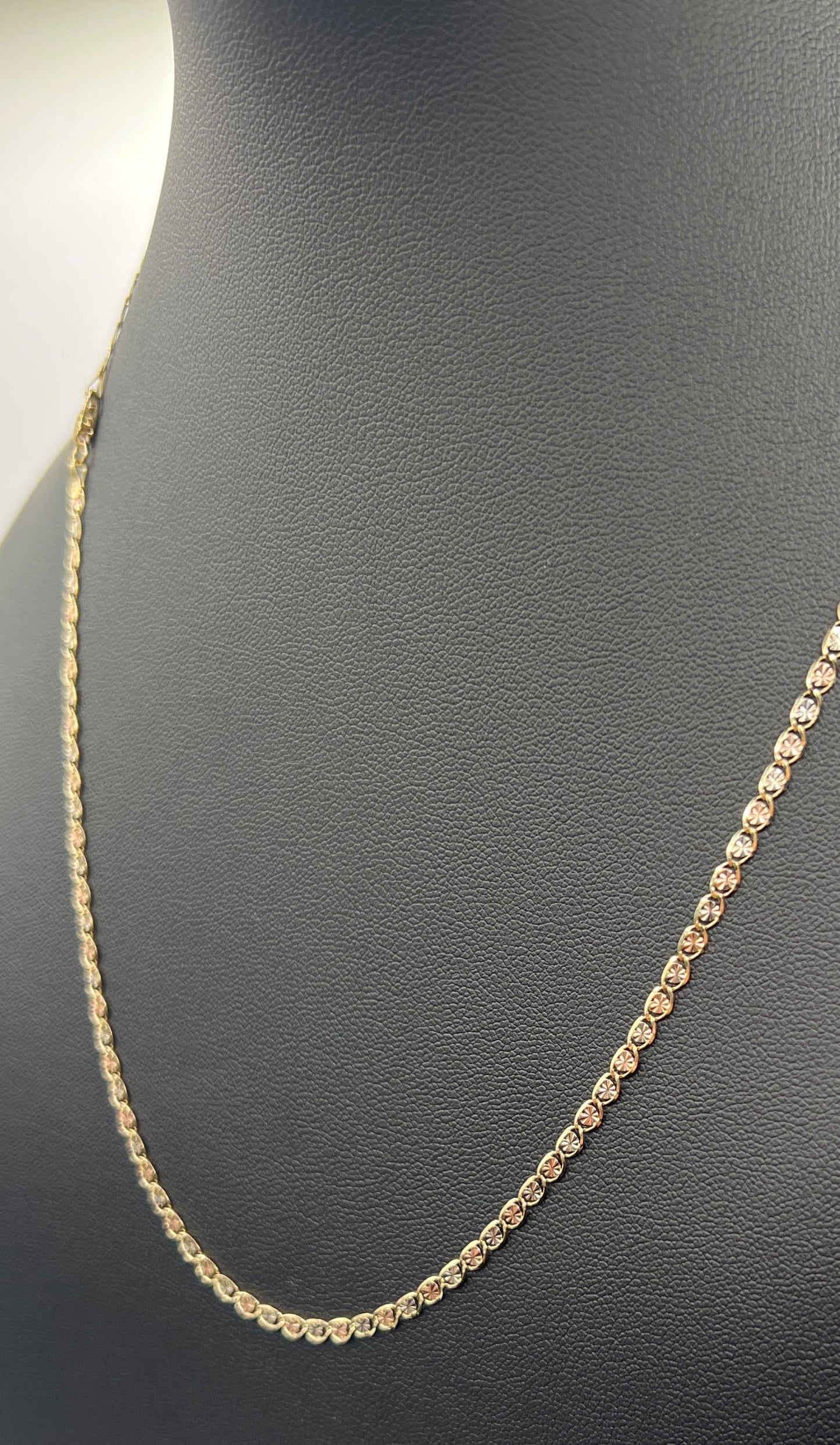 313-NEW 14k Valentino chain     (2.7mm).W.G