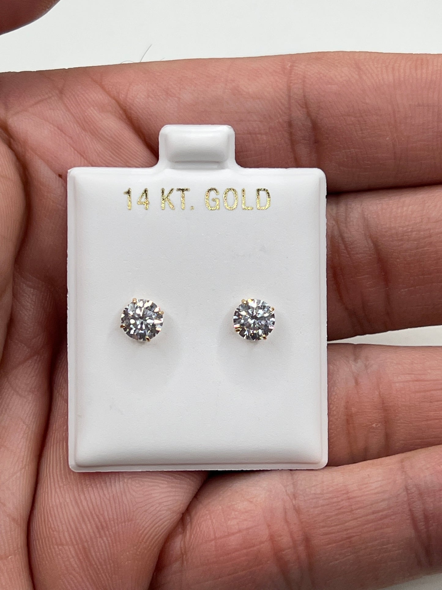 628- Yellow Gold Stud Earrings Cz Stone