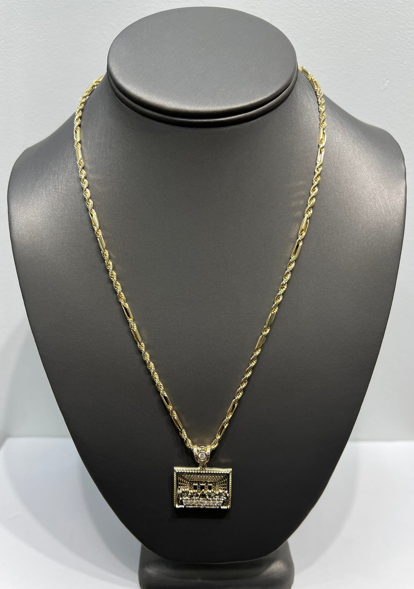 C57- NEW 10K Hollow Milano Chain & The Last Supper Square Pendant SET W.G