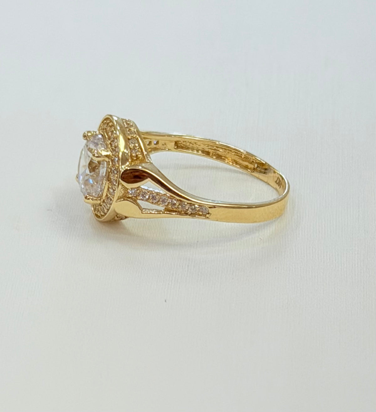 954- 14K Round Full Cz Stones Wedding Ring W.G