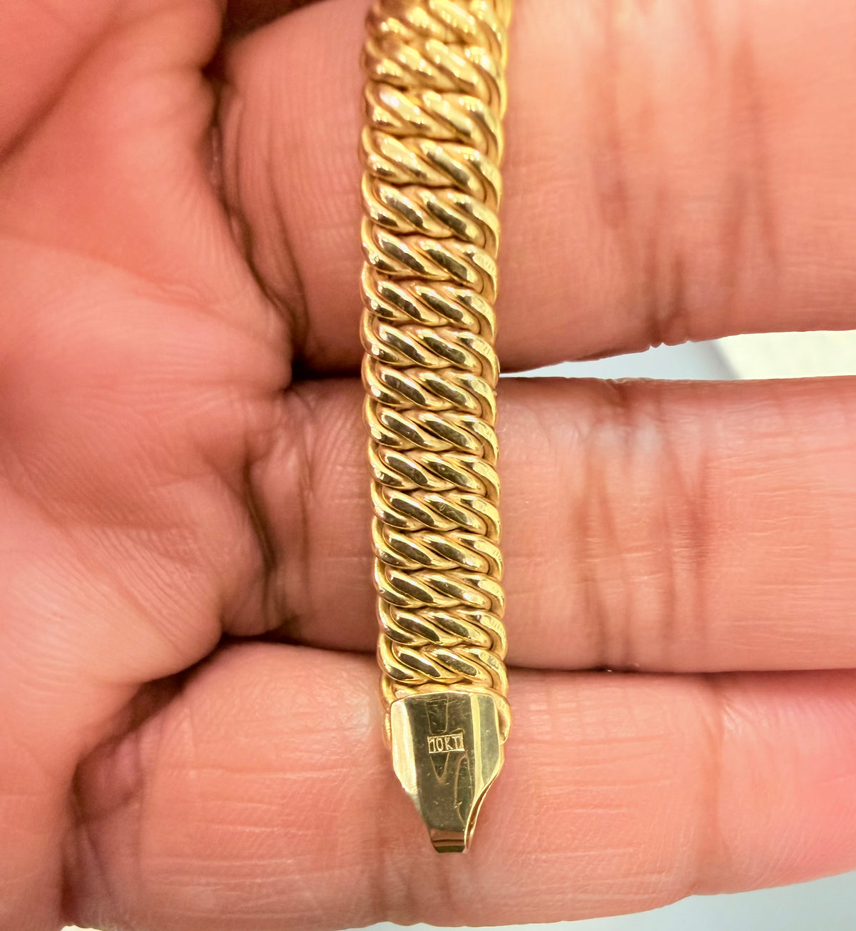 1724- NEW 10K Hollow Princess Cut Bracelet 7.5” (13.8mm) W.G
