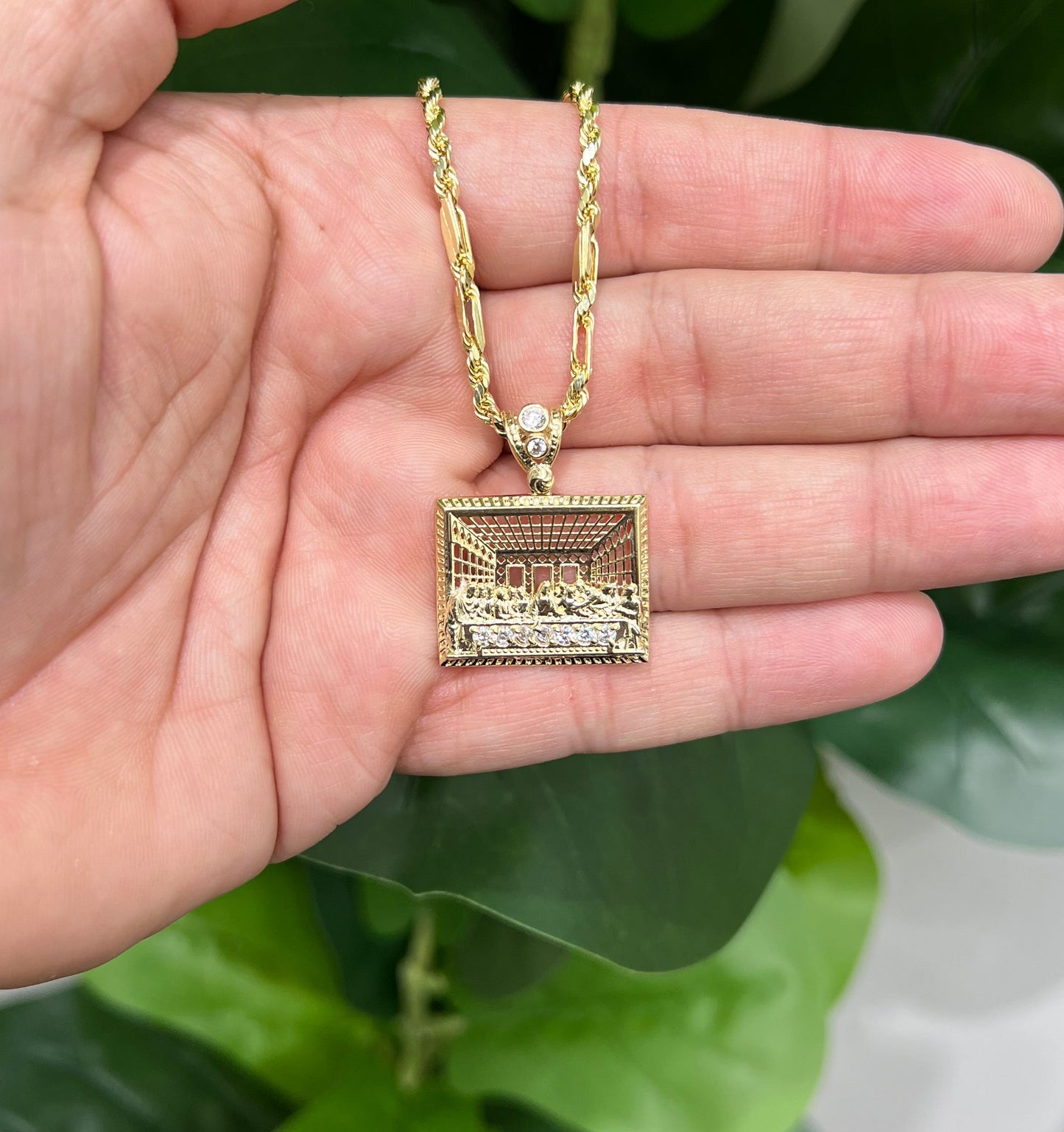 C57- NEW 10K Hollow Milano Chain & The Last Supper Square Pendant SET W.G