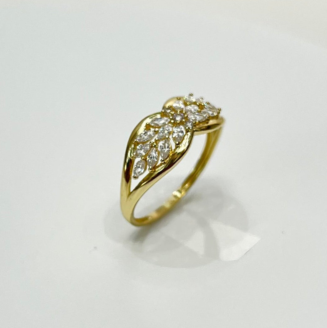 1477- NEW 14K Gold Cluster Ring W.G