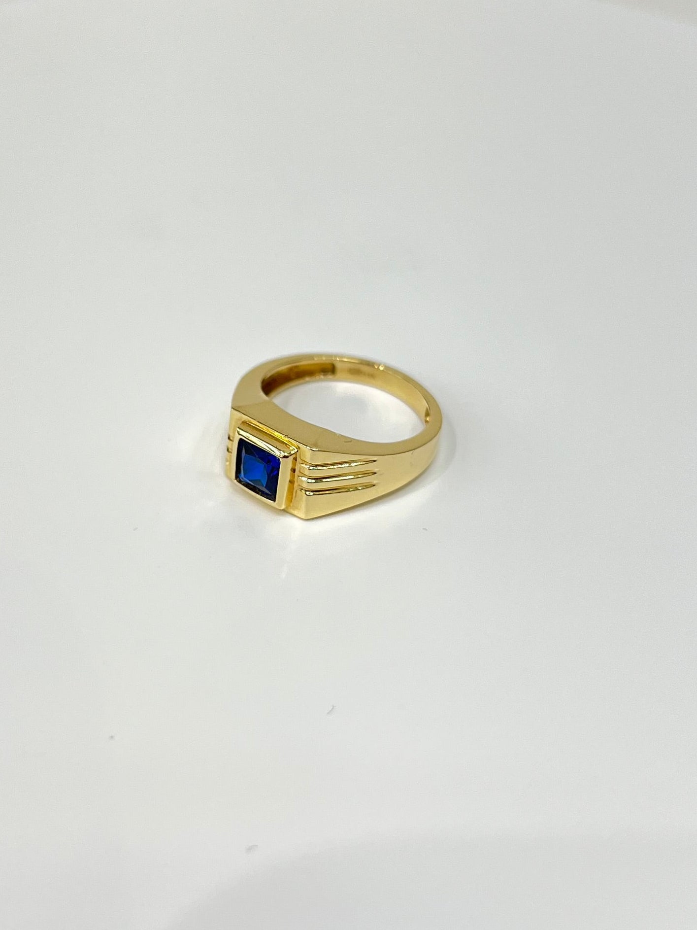 873- NEW 14K Blue Square Kid's Ring (W.G)