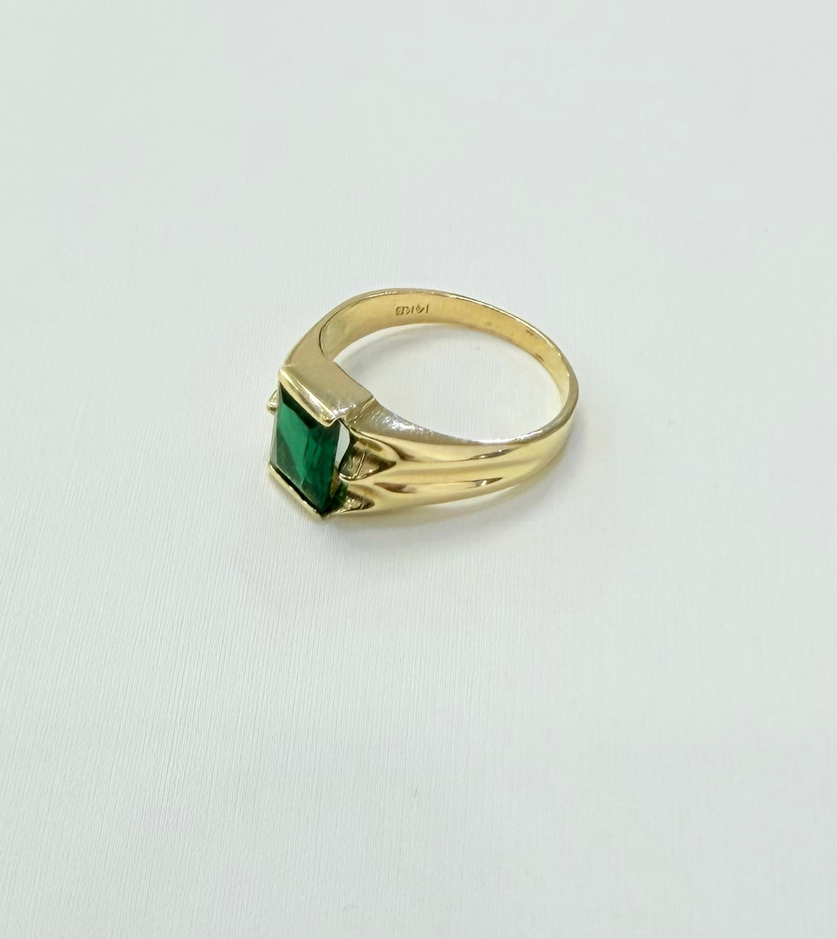 1101-NEW 14K Square Green Cz Stone Men's Ring W.G