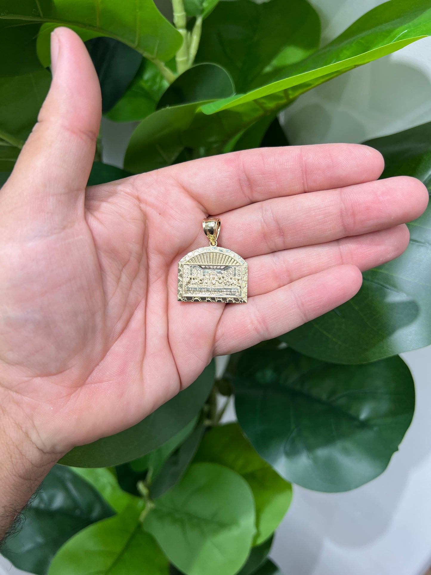 1318- 10K Nugget The Last Supper Pendant W.G