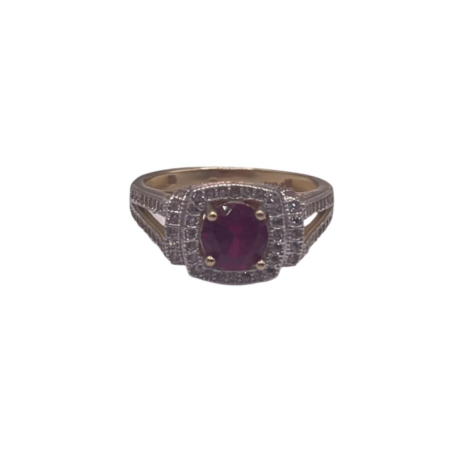 498- 14K Square Red Stone Ring Sz 7