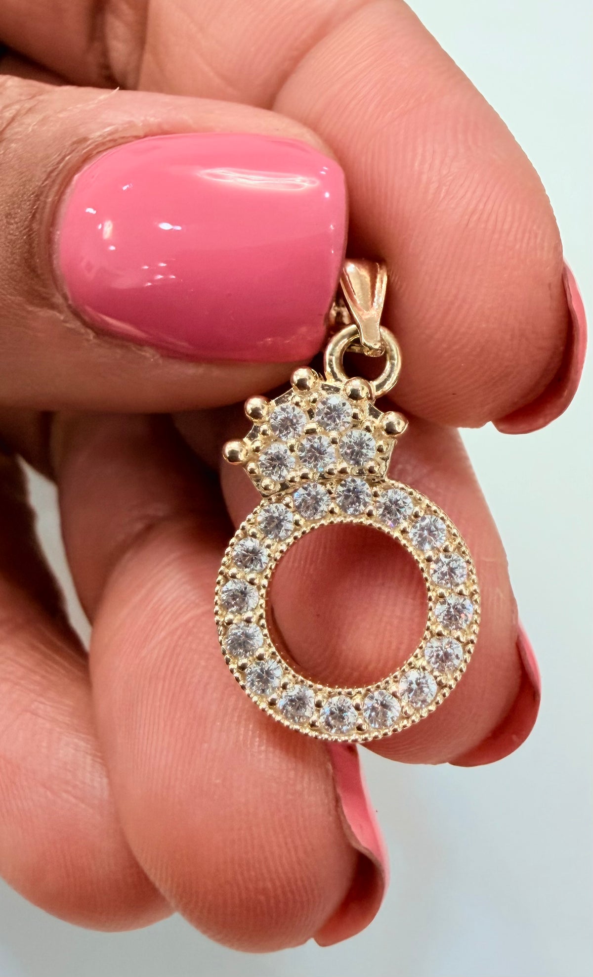 1533- NEW 10K Letter O Crown Pendant W.G