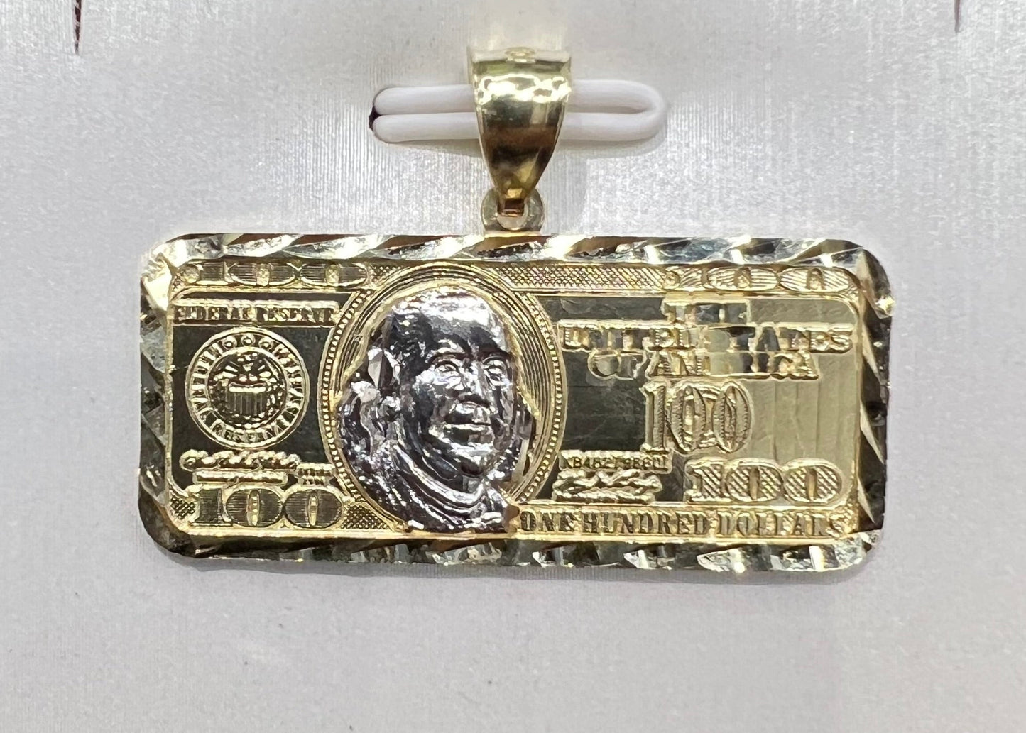 1672- NEW 10K 100 Dollar Bill Pendant (34x15mm)W.G