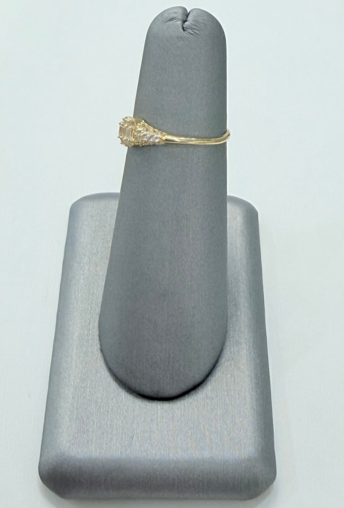 1835- NEW 14K Thin Cz Fashion Ring W.G