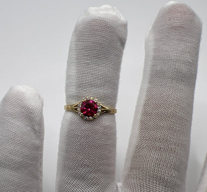 475- 14K Red Stone CZ Ring Sz 8