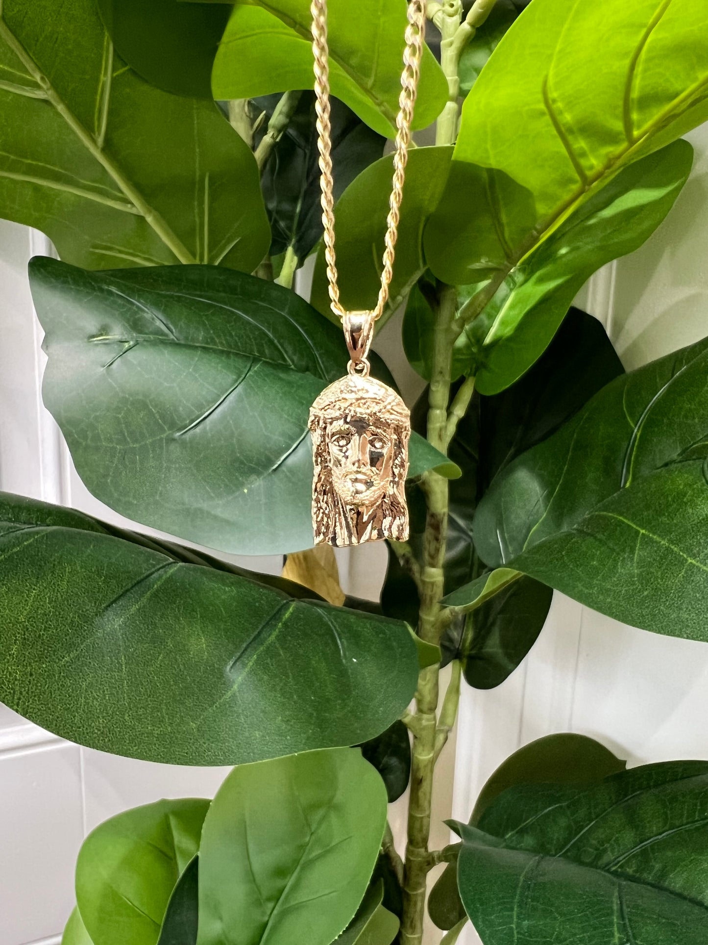 1314- NEW 14K Jesus Face Pendant W.G