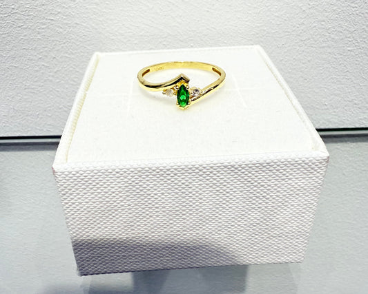 1112- NEW 14K Thin Green Oval Stone Ring W.G