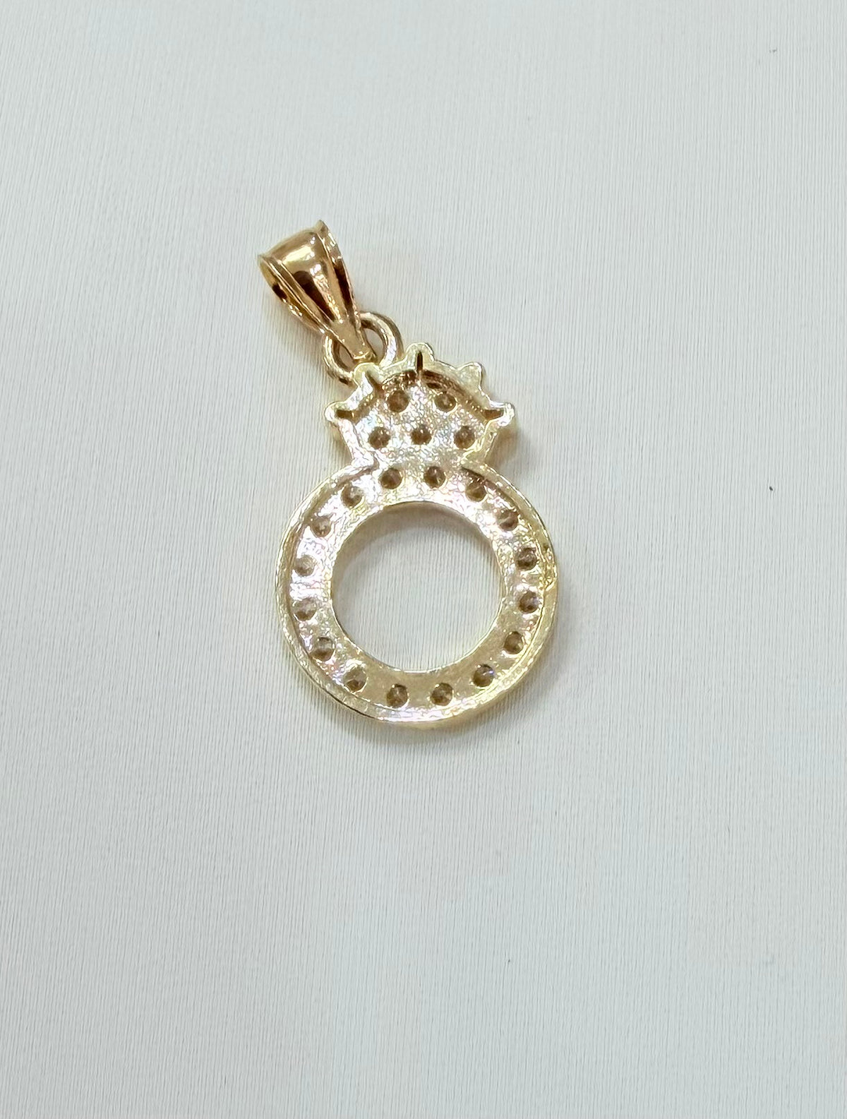 1533- NEW 10K Letter O Crown Pendant W.G