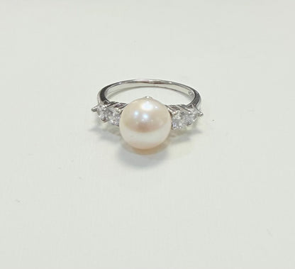 S759- NEW .925 Freshwater Pearl Ring W.G