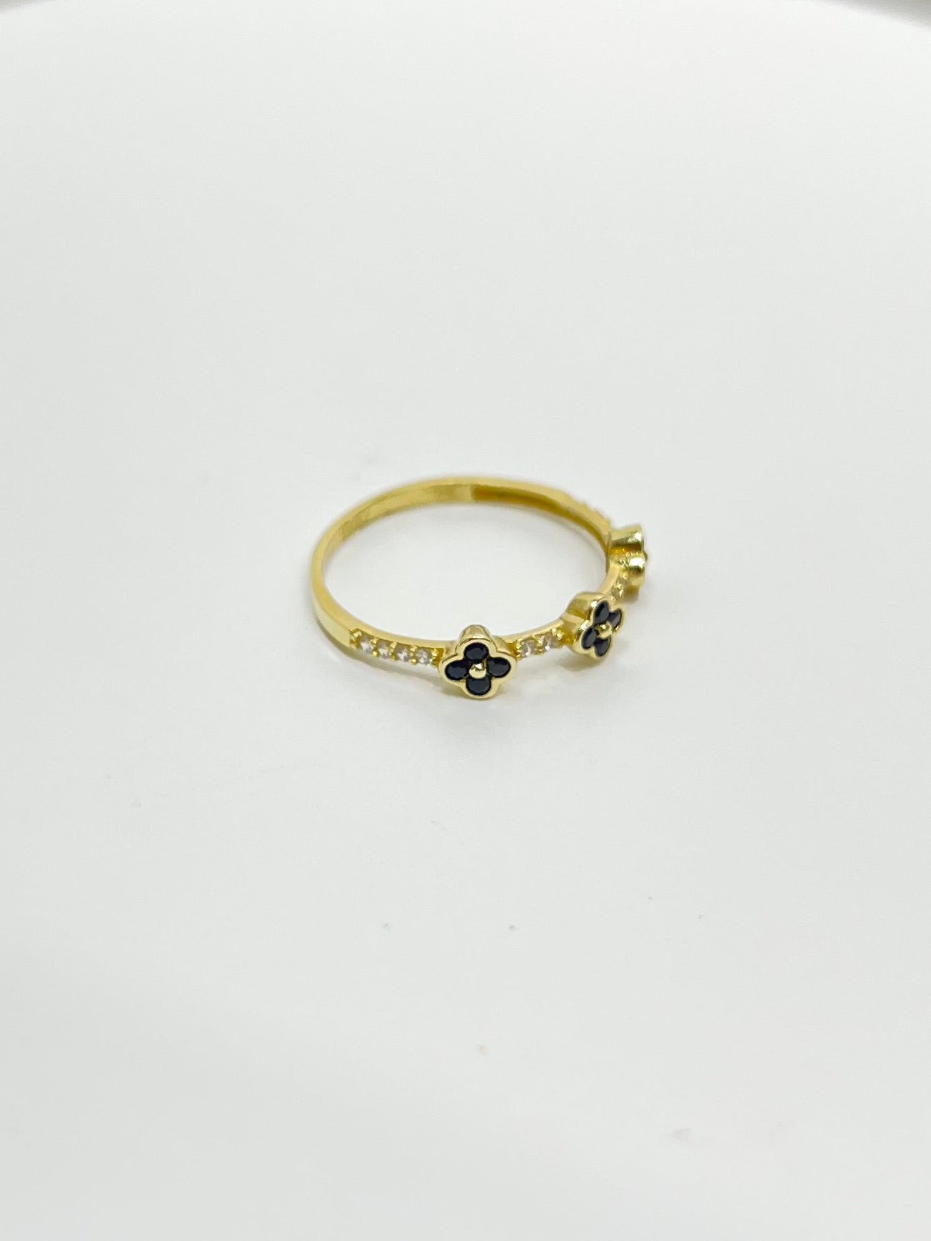 1473- NEW 14K Flower Ring Band W.G