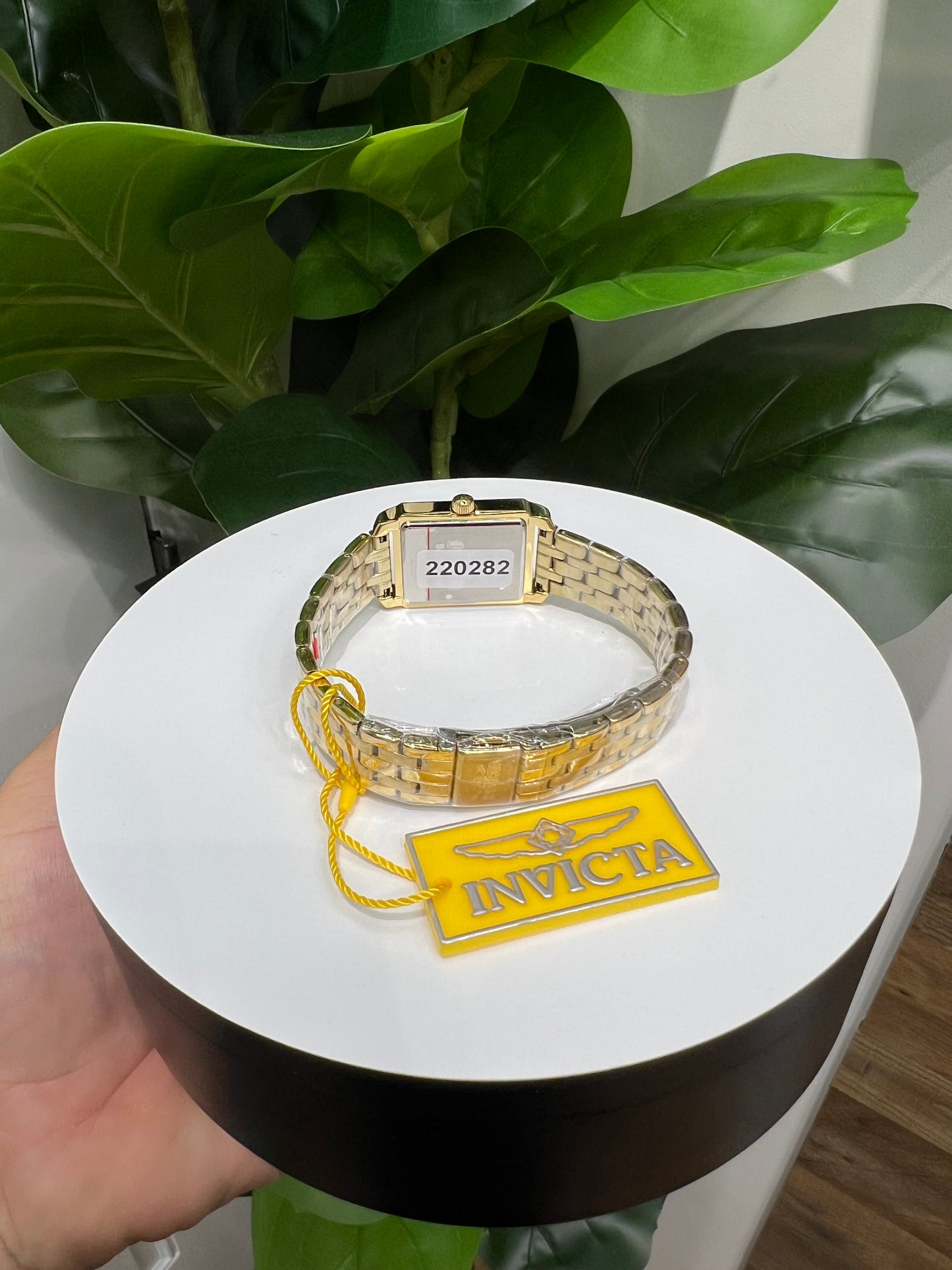 R37- Vintage Women's Invicta Watch 24.5mm W.G