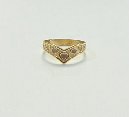 1711- NEW 10K V Shaped Heart Band Ring W.G