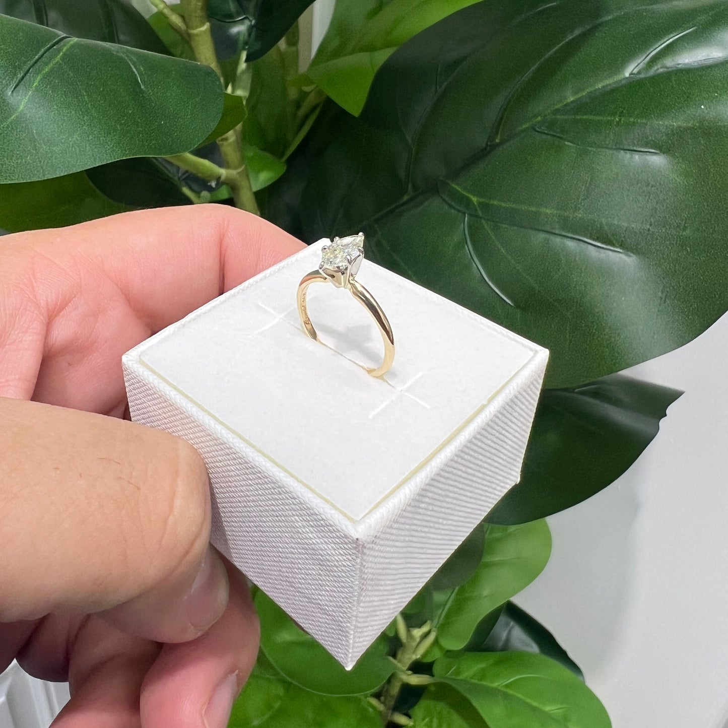 1341- NEW 14K Oval Diamond 💎 Gold Ring W.G