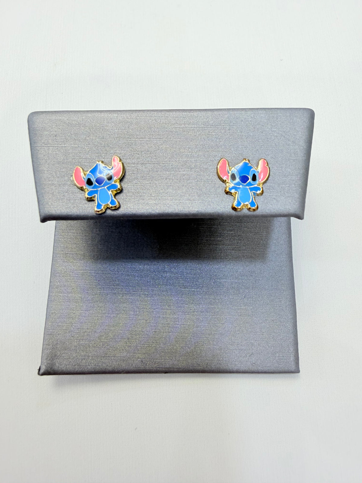 1141- NEW 14K Small Stitch Stud Earrings Lightweight W.G