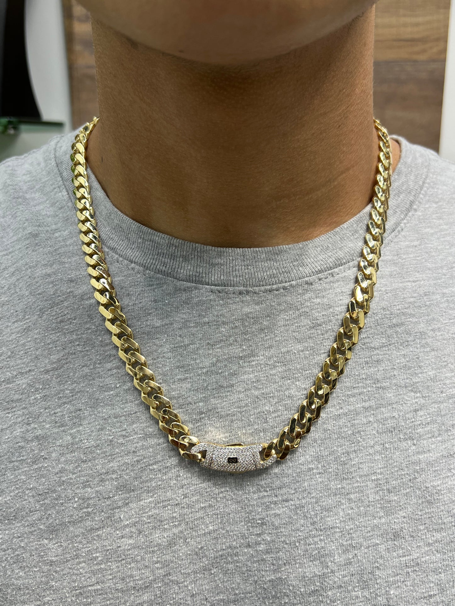 1237- NEW 14K Hollow Cuban Monaci Chain (9mm) W.G