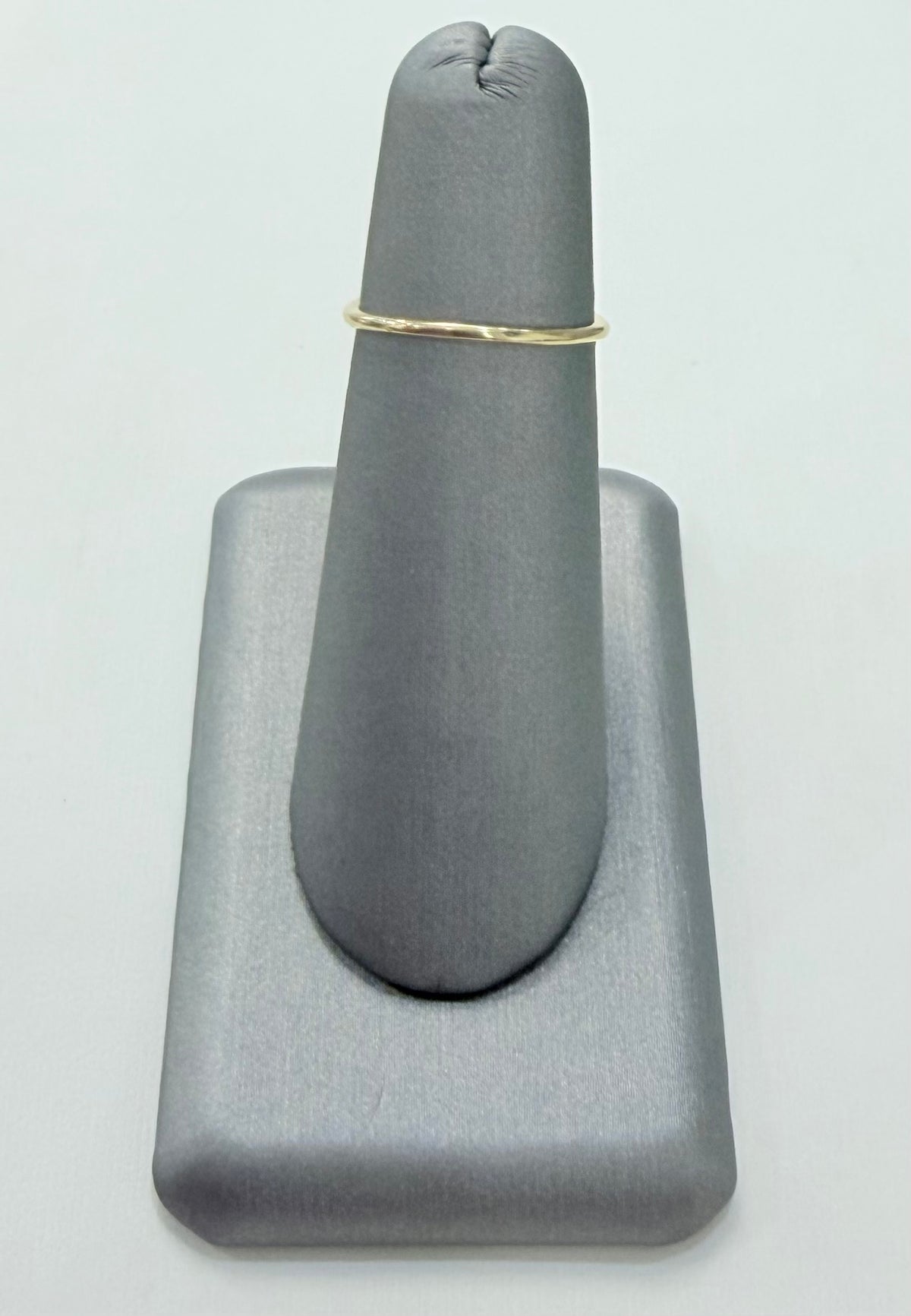 1835- NEW 14K Thin Cz Fashion Ring W.G