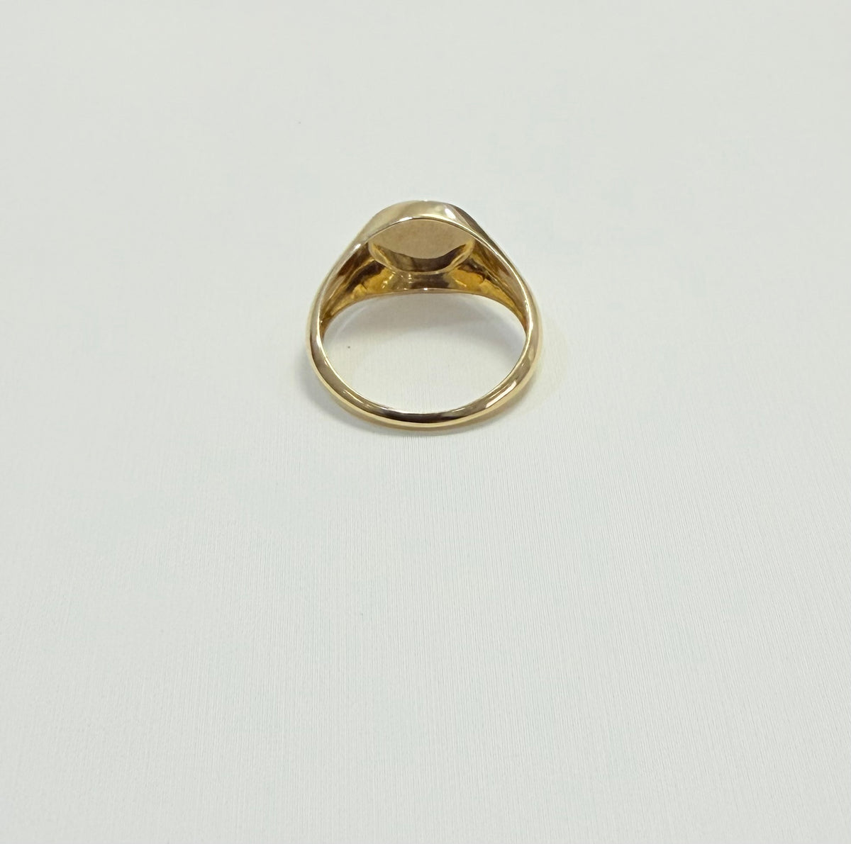 1685- NEW 14K Round Signet Gold Ring W.G