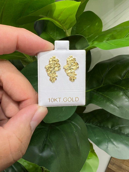 1119- NEW 10K Nugget Diamond Cut Stud Earrings (20x12mm) W.G
