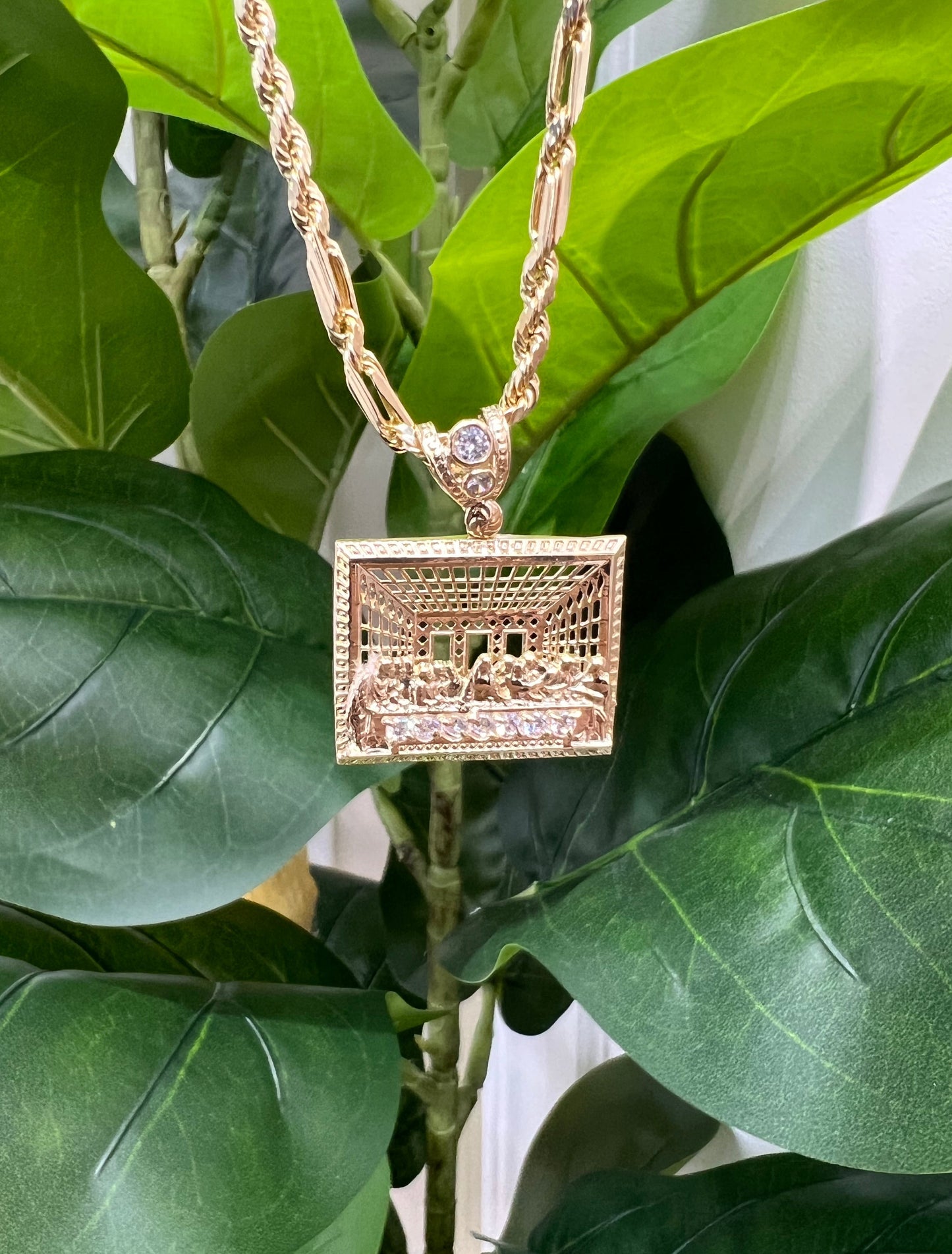 C57- NEW 10K Hollow Milano Chain & The Last Supper Square Pendant SET W.G