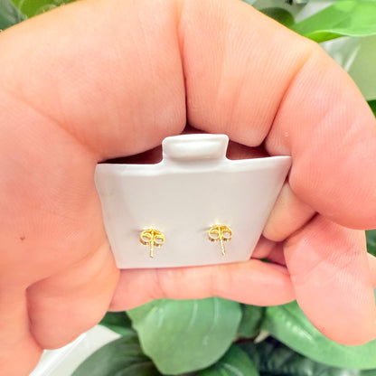 1151- NEW 14K Trebol Gold Stud Earrings W.G