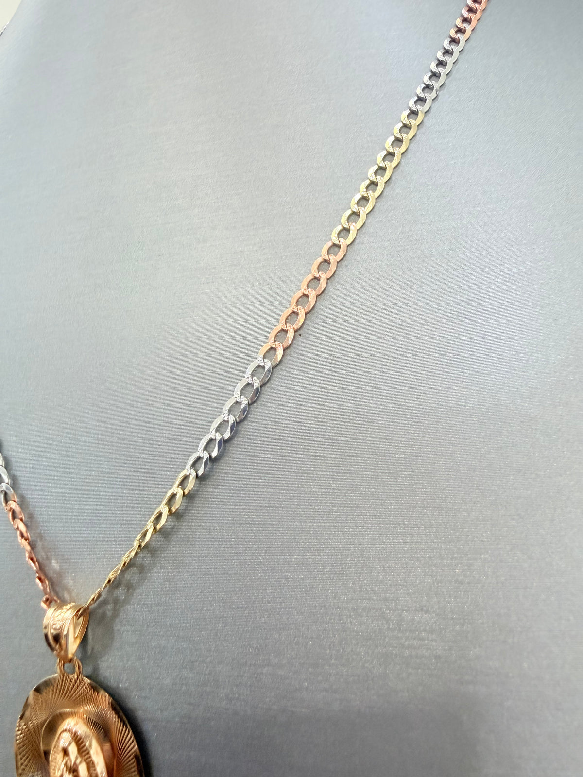 C77- NEW 14K Tri Tone Cuban Curb Chain 20” & 14K Tri Tone Virgin Mary Pendant