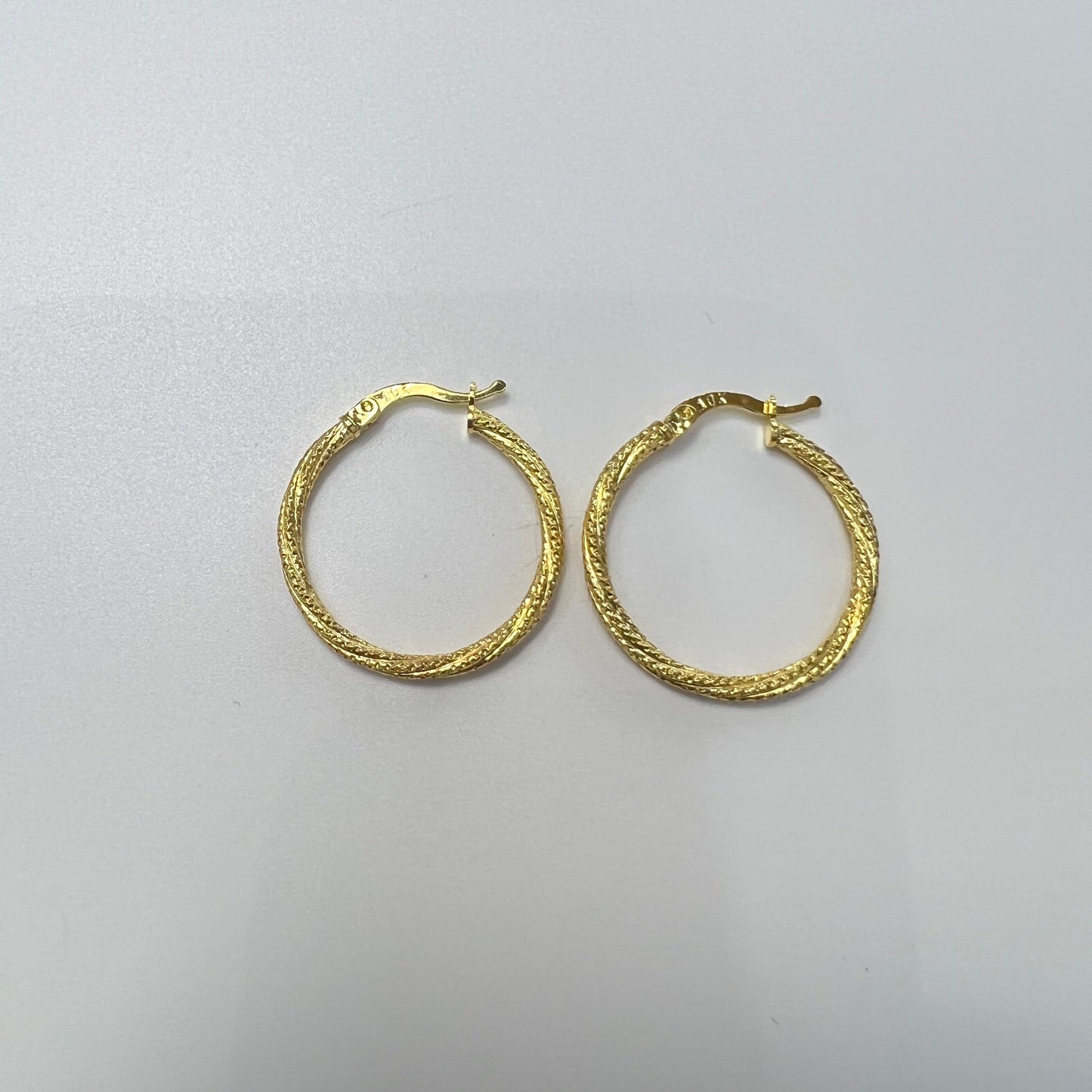 1654- NEW 10K Hoop Earrings (25.8x2.3mm) W.G