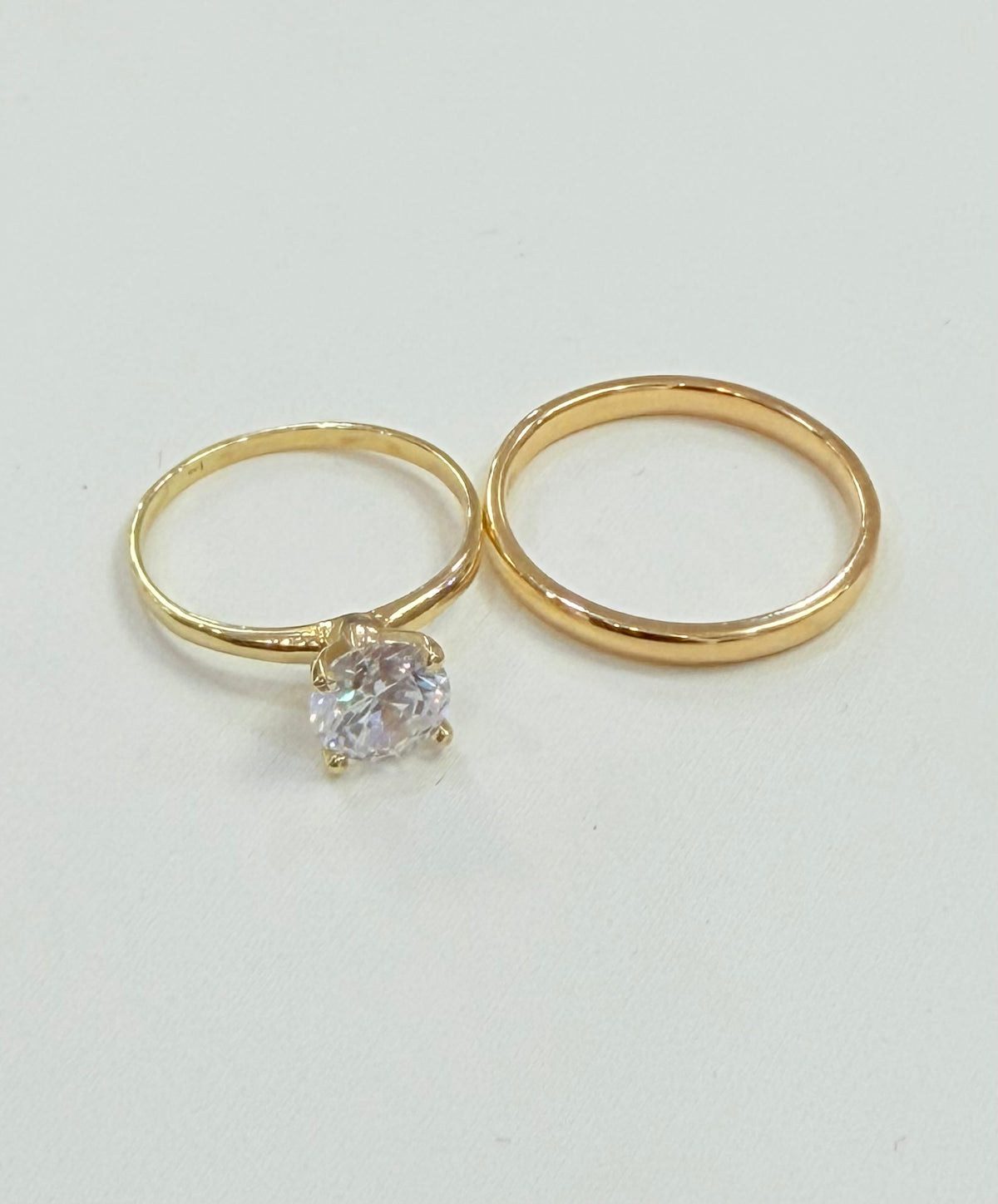1127- NEW 14K Gold Solitaire Wedding Ring Set W.G