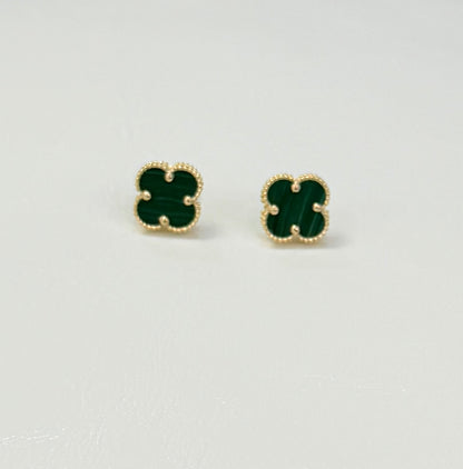 1820- NEW 14K Green Trebol Stud Earrings (9.8mm) W.G