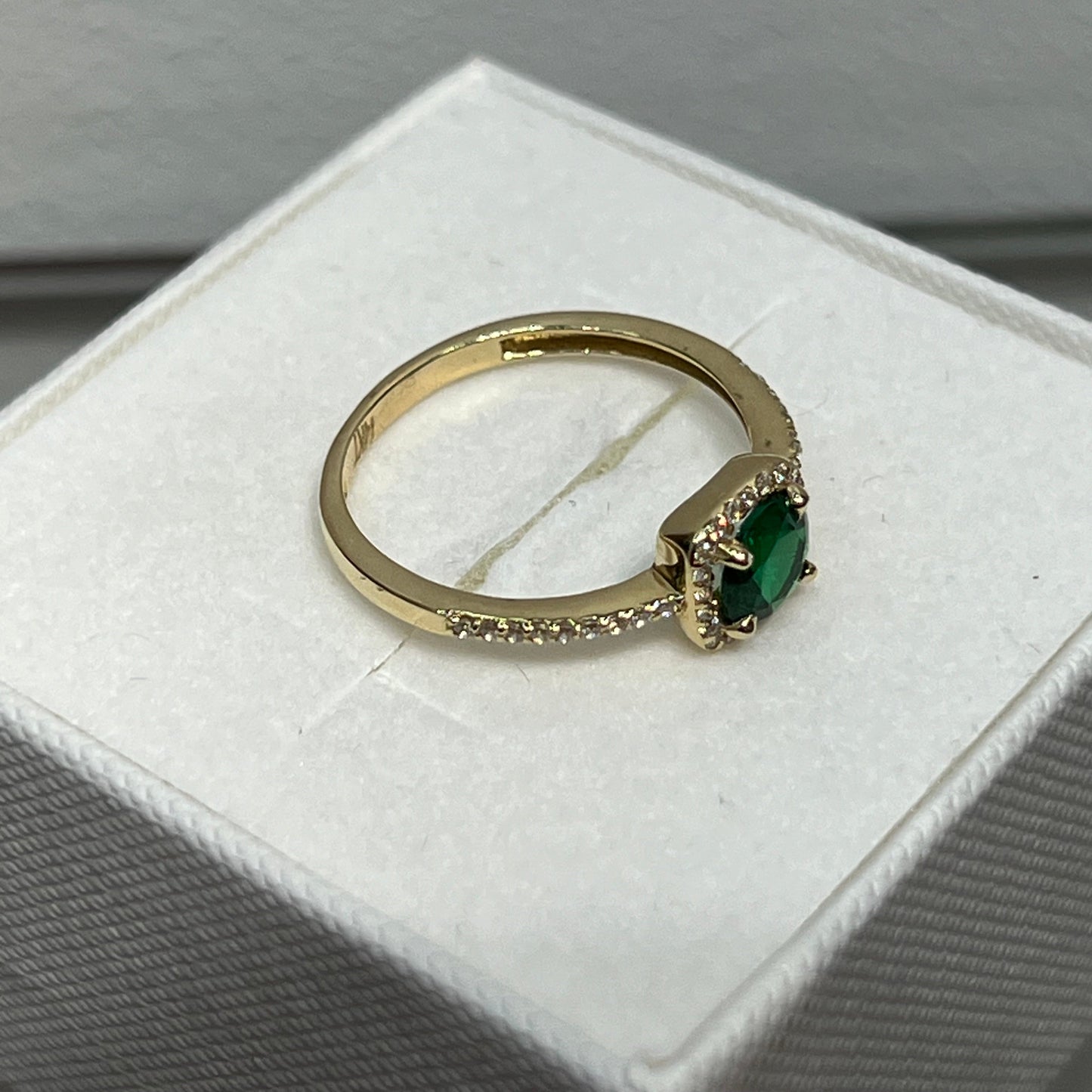 998-NEW 14k Green Square Gold Ring (W.G)