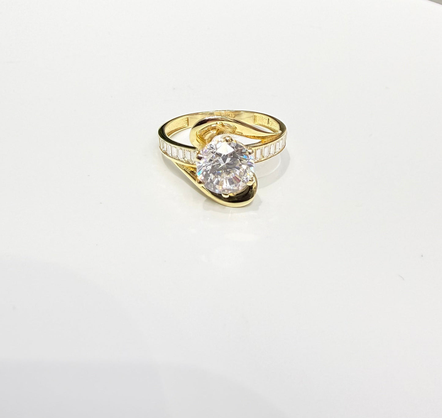 1582- NEW 14K Round Engagement Ring W.G