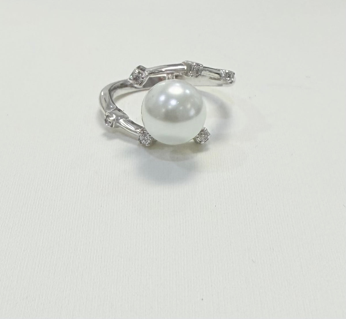 S795- NEW .925 Imitation White Pearl Fashion Ring W.G
