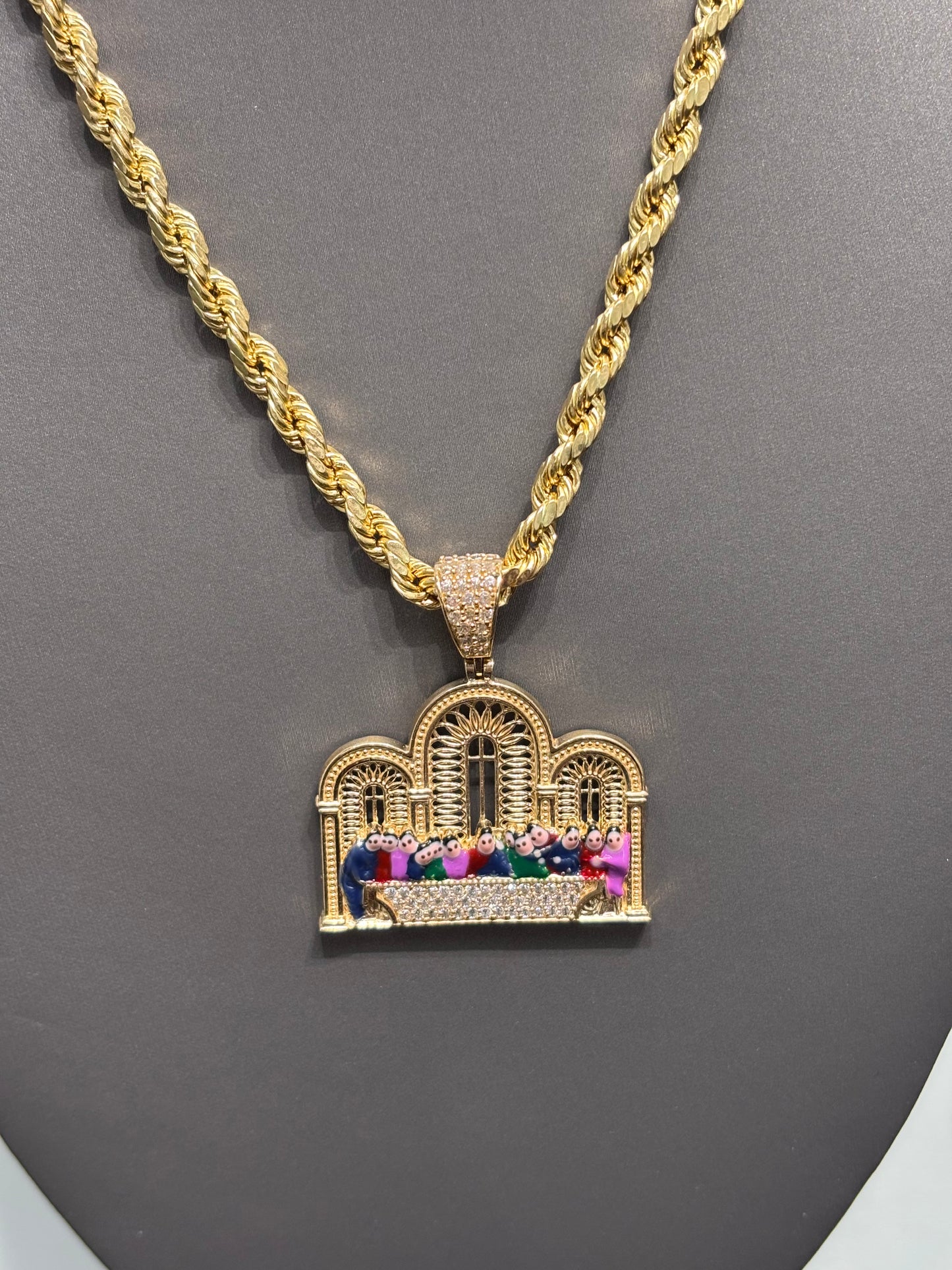 1044- NEW 14K The Last Supper Square Pendant W.G