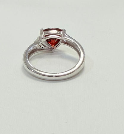S558- .925 Sterling Silver Elegant Trillion Garnet Cz Ring W.G