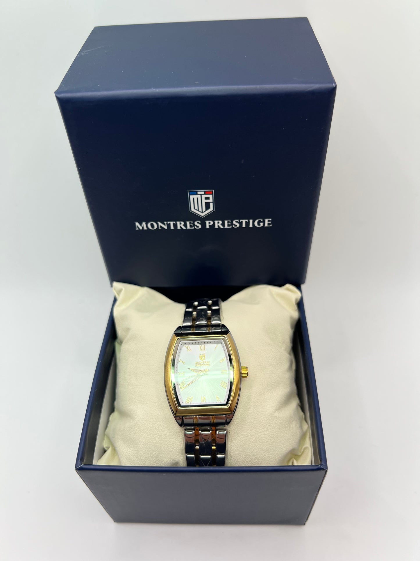 R56- Montres Prestige X Invicta Women's Watch Color Silver & Gold -27mm