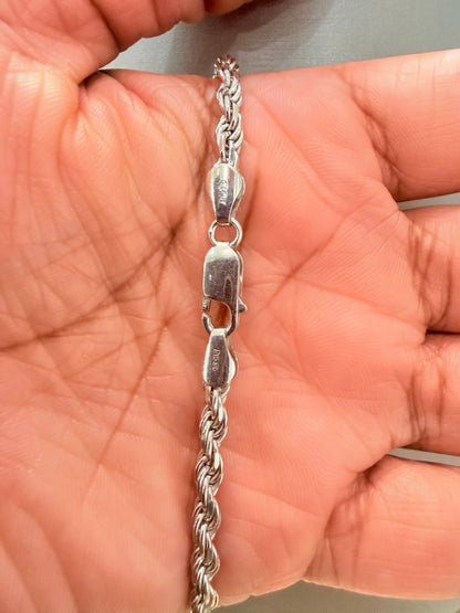 S0027- Cadena de cuerda plateada de 22”